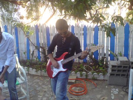 toujours nayda avec MEHDI et sa guitar electrique