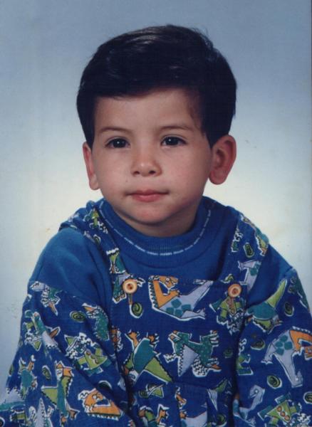 ayman (pour les nana je peux vous fill&eacute; son msn rah beaugoss)